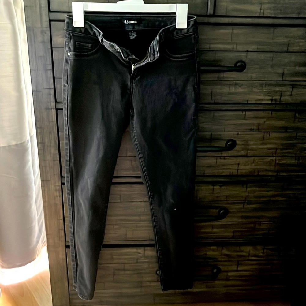 Black pants. Full lengths. Size 4.